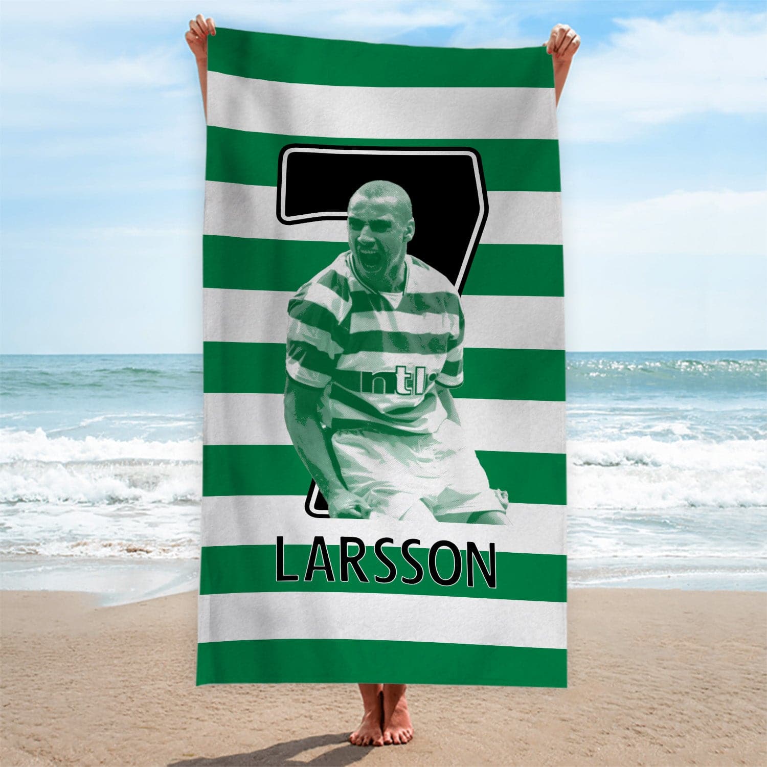 The Celts Larsson 7 - Football Legends - Beach Towel - 150cm x 75cm