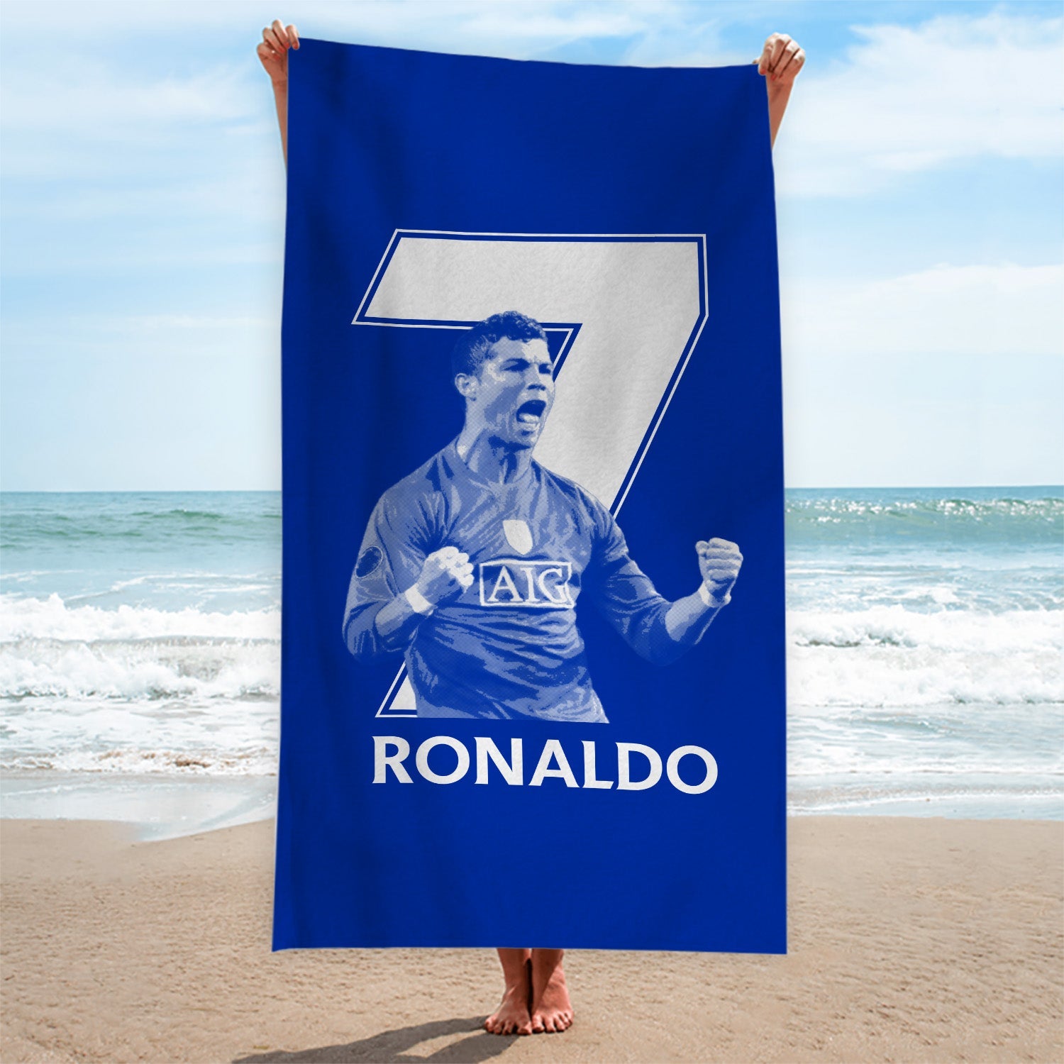 Manchester Red Ronaldo 7 - Football Legends - Beach Towel - 150cm x 75cm