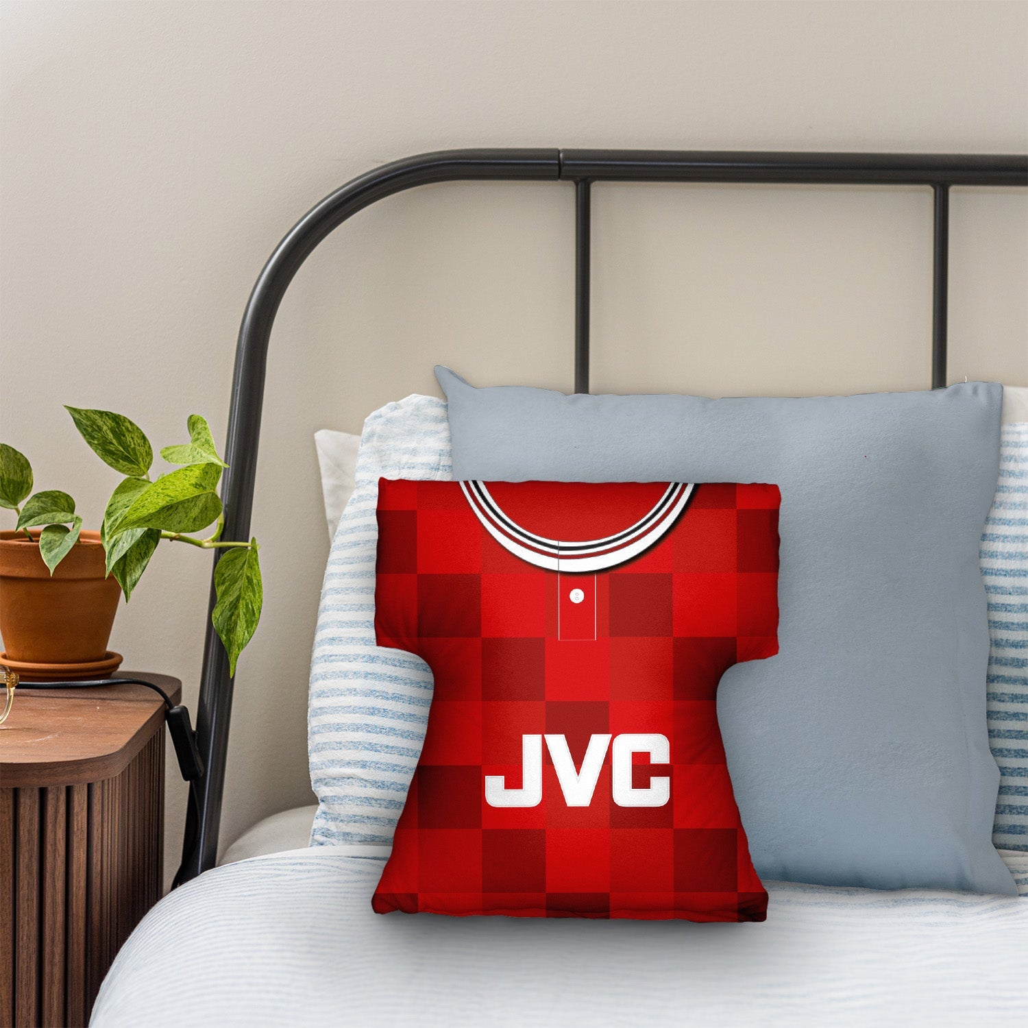 Aberdeen - 1987 Home Shirt - Personalised Retro Shirt Cushion