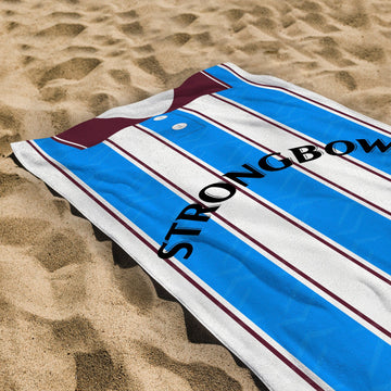 Heart of Midlothian Retro 1995 Away Shirt - Personalised Lightweight, Microfibre Retro Beach Towel - 150cm x 75cm