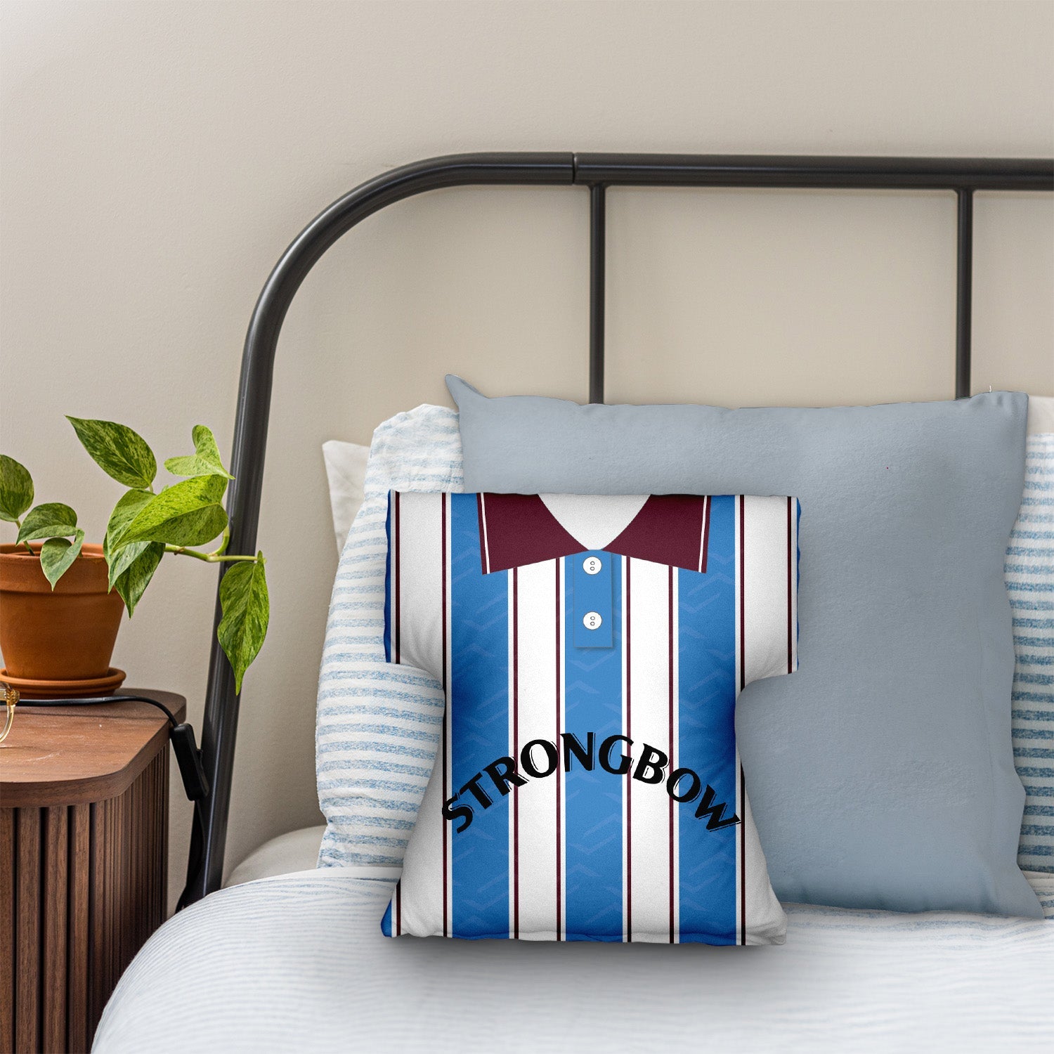 Hearts - 1995 Away Shirt - Personalised Retro Shirt Cushion